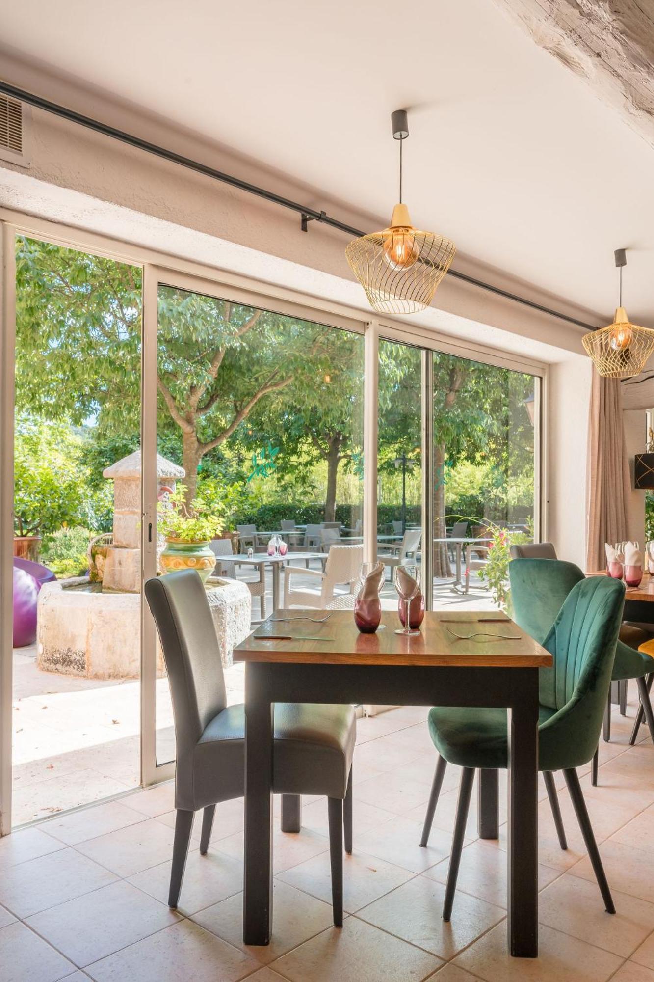Logis Hotel Restaurant Le Pradinas Anduze Ngoại thất bức ảnh