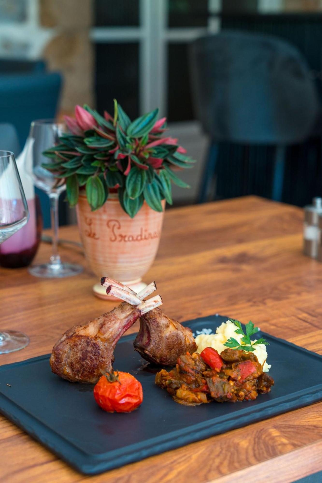 Logis Hotel Restaurant Le Pradinas Anduze Ngoại thất bức ảnh